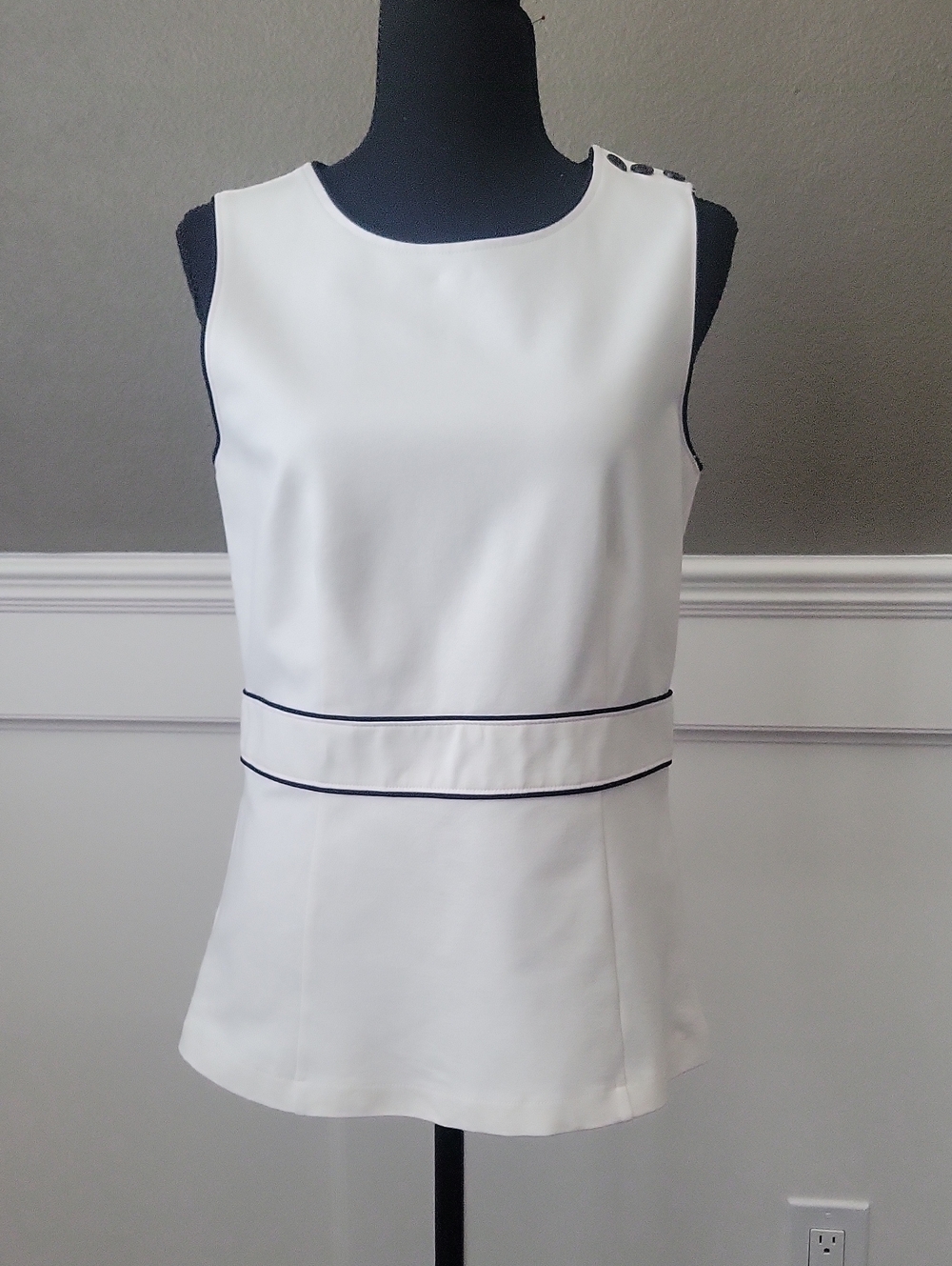 Ann Taylor Off White Sleeveless Shell with Black Piping